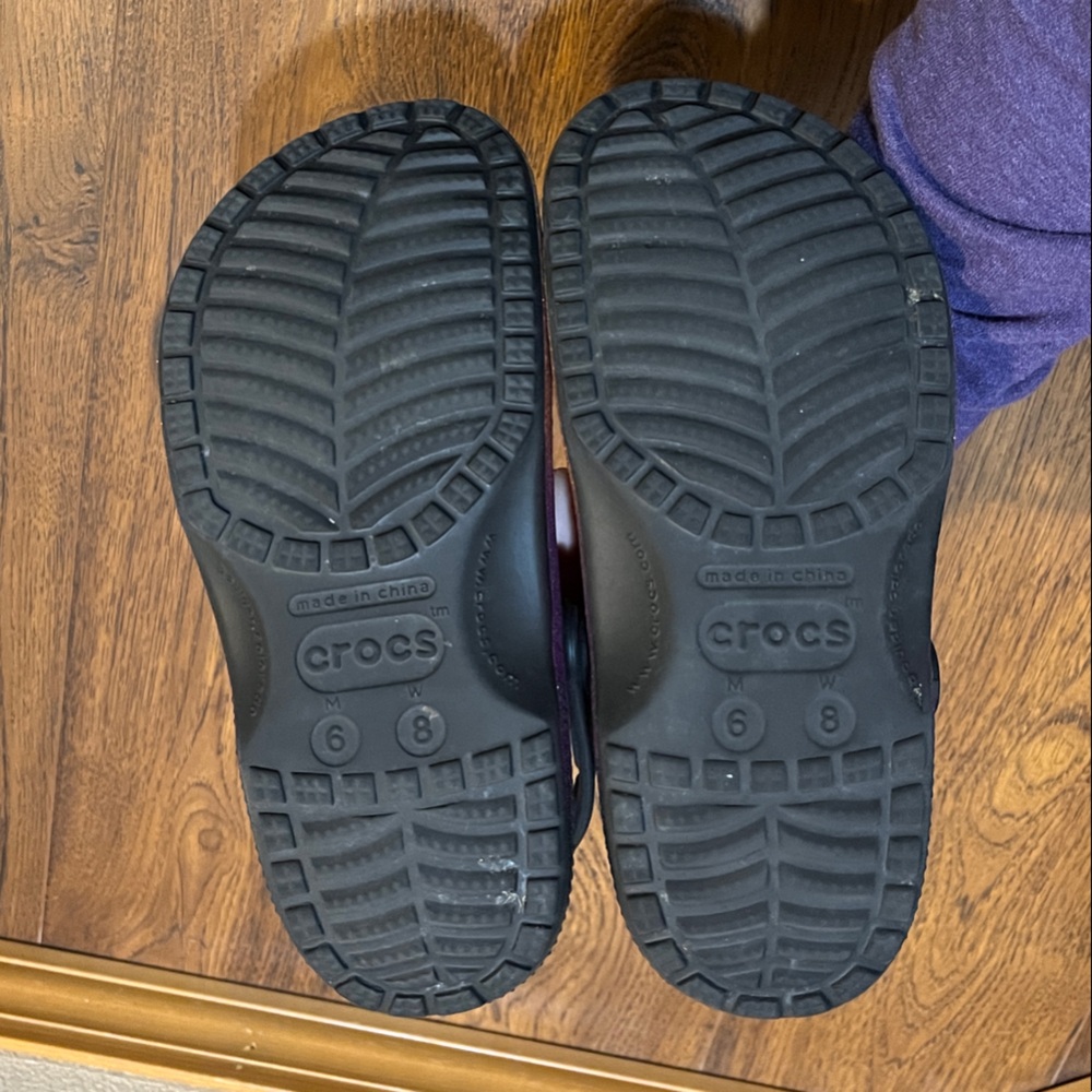 CROCS Disney Hocus Pocus Limited Edition Clogs - Picture 2 of 6
